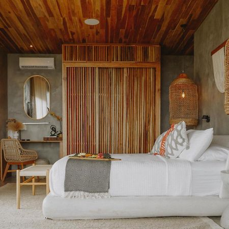 Surf Synergy All-Inclusive Surf Retreat Jaco Bagian luar foto
