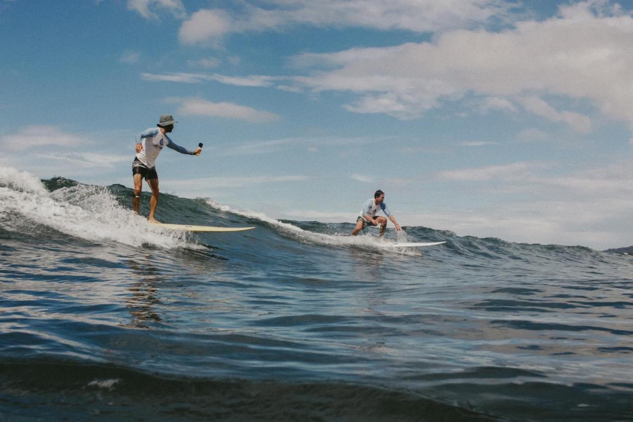 Surf Synergy All-Inclusive Surf Retreat Jaco Bagian luar foto
