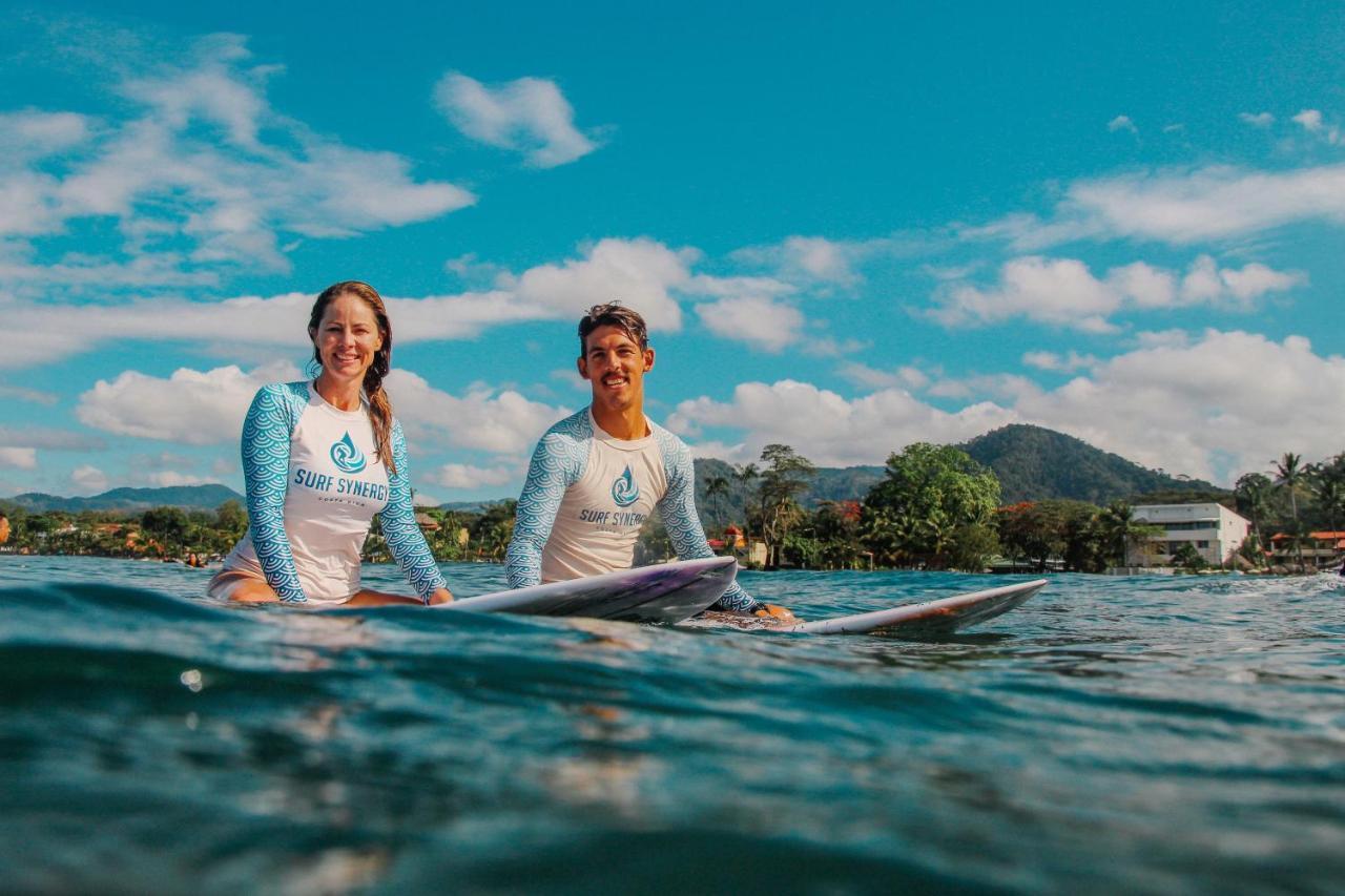 Surf Synergy All-Inclusive Surf Retreat Jaco Bagian luar foto