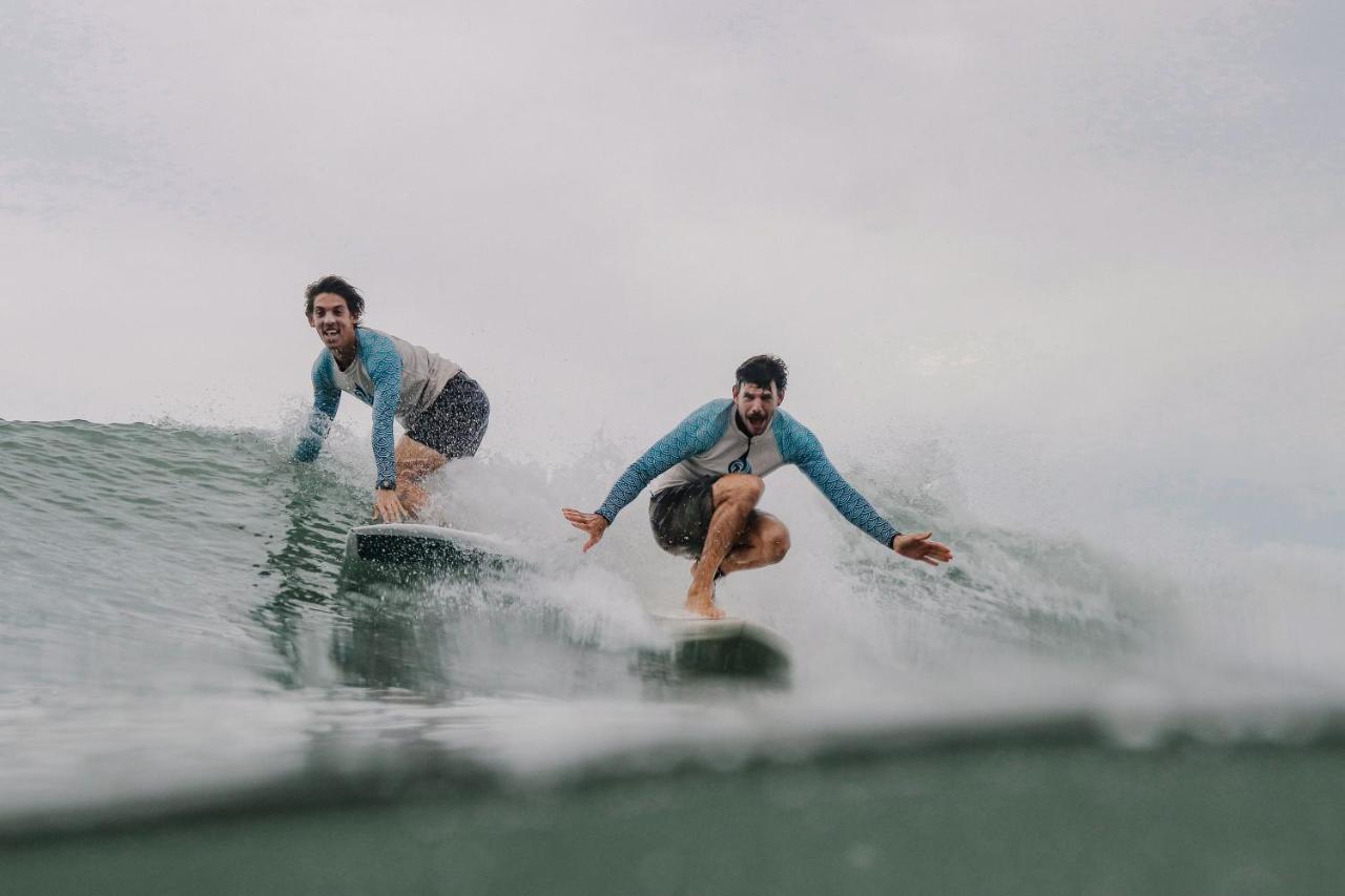 Surf Synergy All-Inclusive Surf Retreat Jaco Bagian luar foto