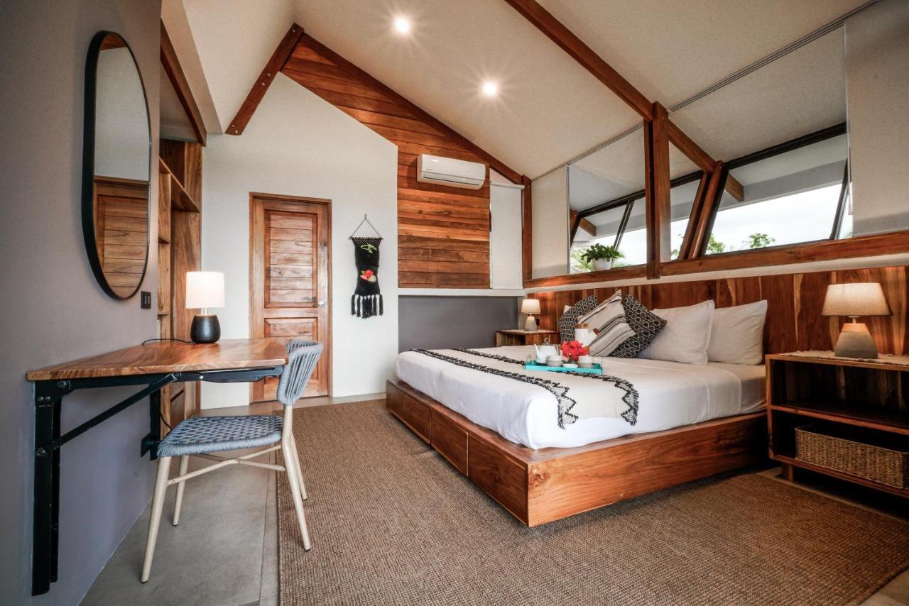 Surf Synergy All-Inclusive Surf Retreat Jaco Bagian luar foto