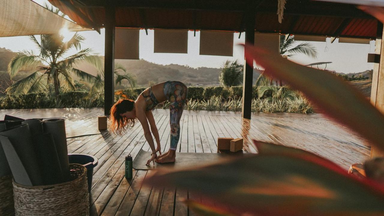 Surf Synergy All-Inclusive Surf Retreat Jaco Bagian luar foto