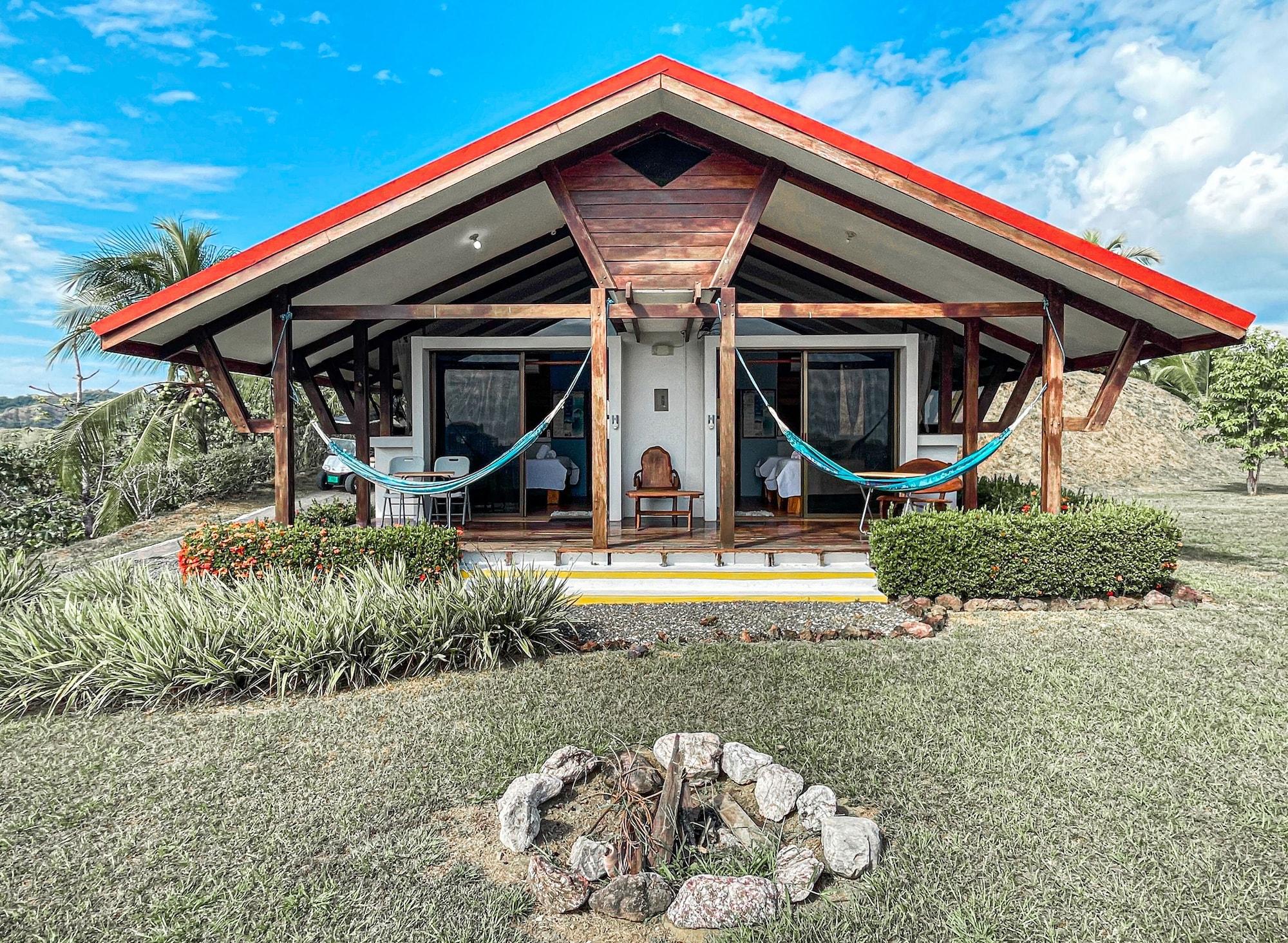 Surf Synergy All-Inclusive Surf Retreat Jaco Bagian luar foto