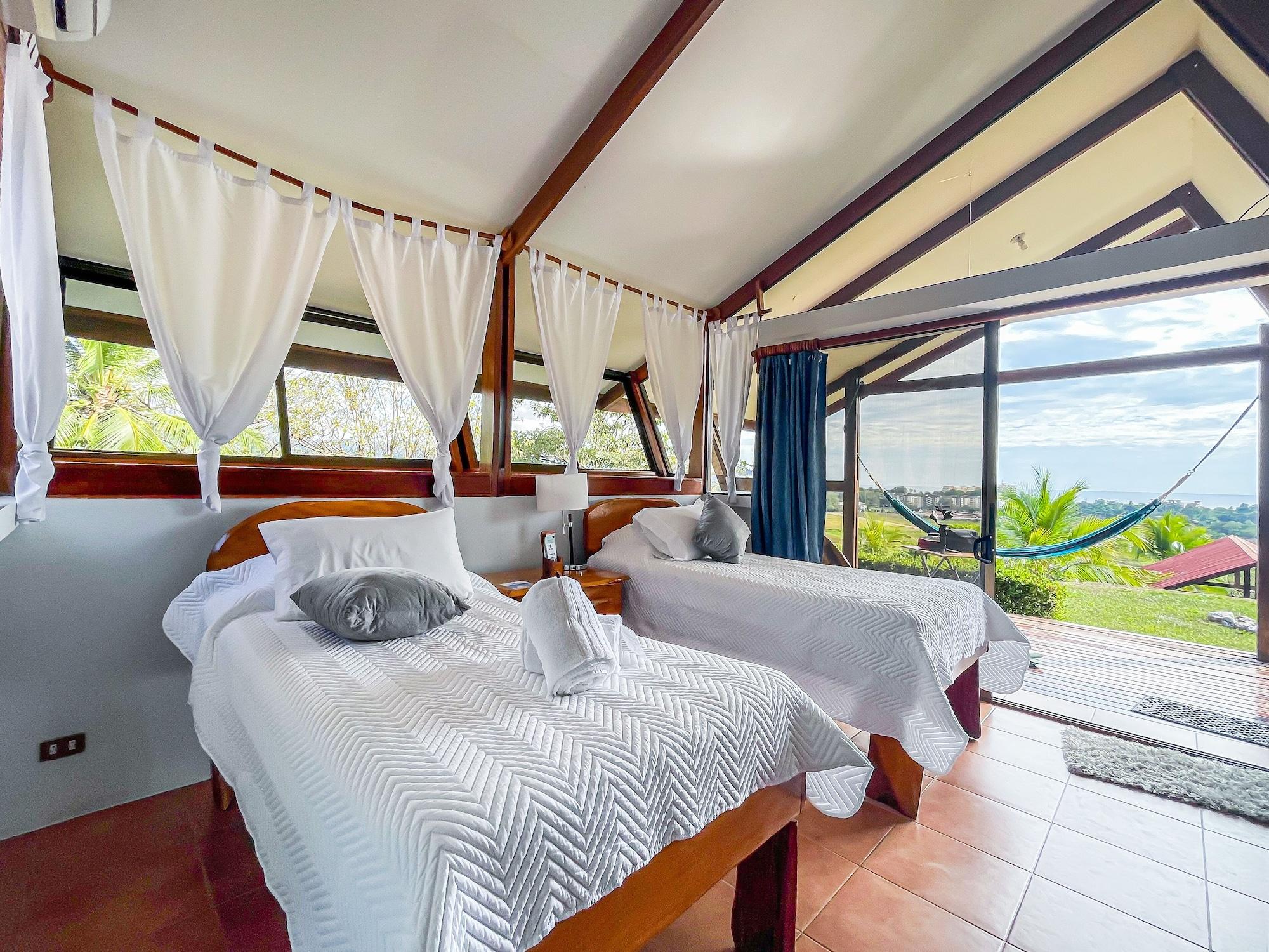 Surf Synergy All-Inclusive Surf Retreat Jaco Bagian luar foto