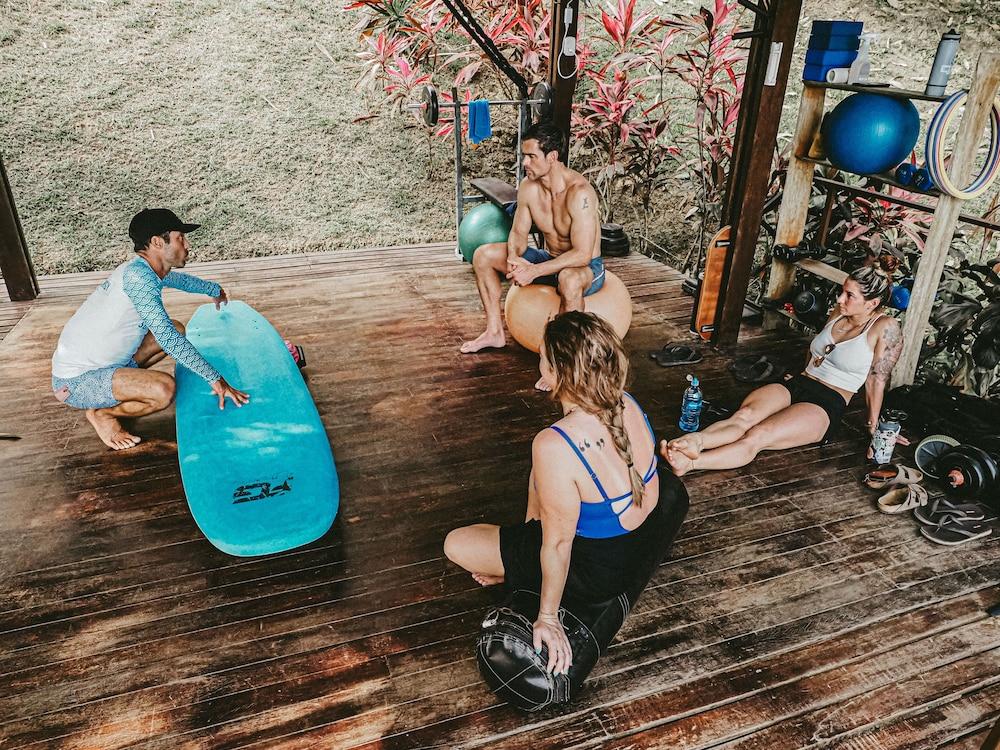 Surf Synergy All-Inclusive Surf Retreat Jaco Bagian luar foto