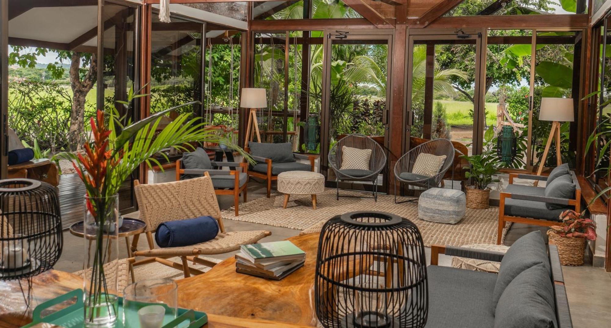 Surf Synergy All-Inclusive Surf Retreat Jaco Bagian luar foto