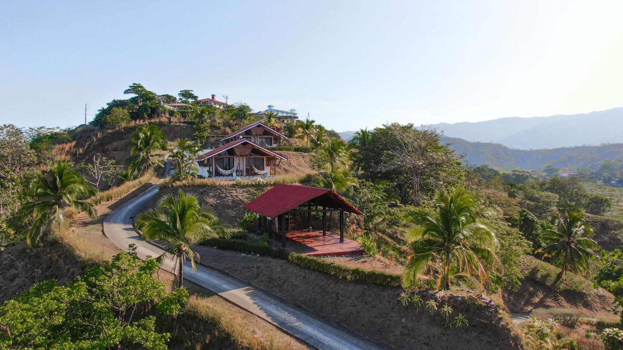Surf Synergy All-Inclusive Surf Retreat Jaco Bagian luar foto