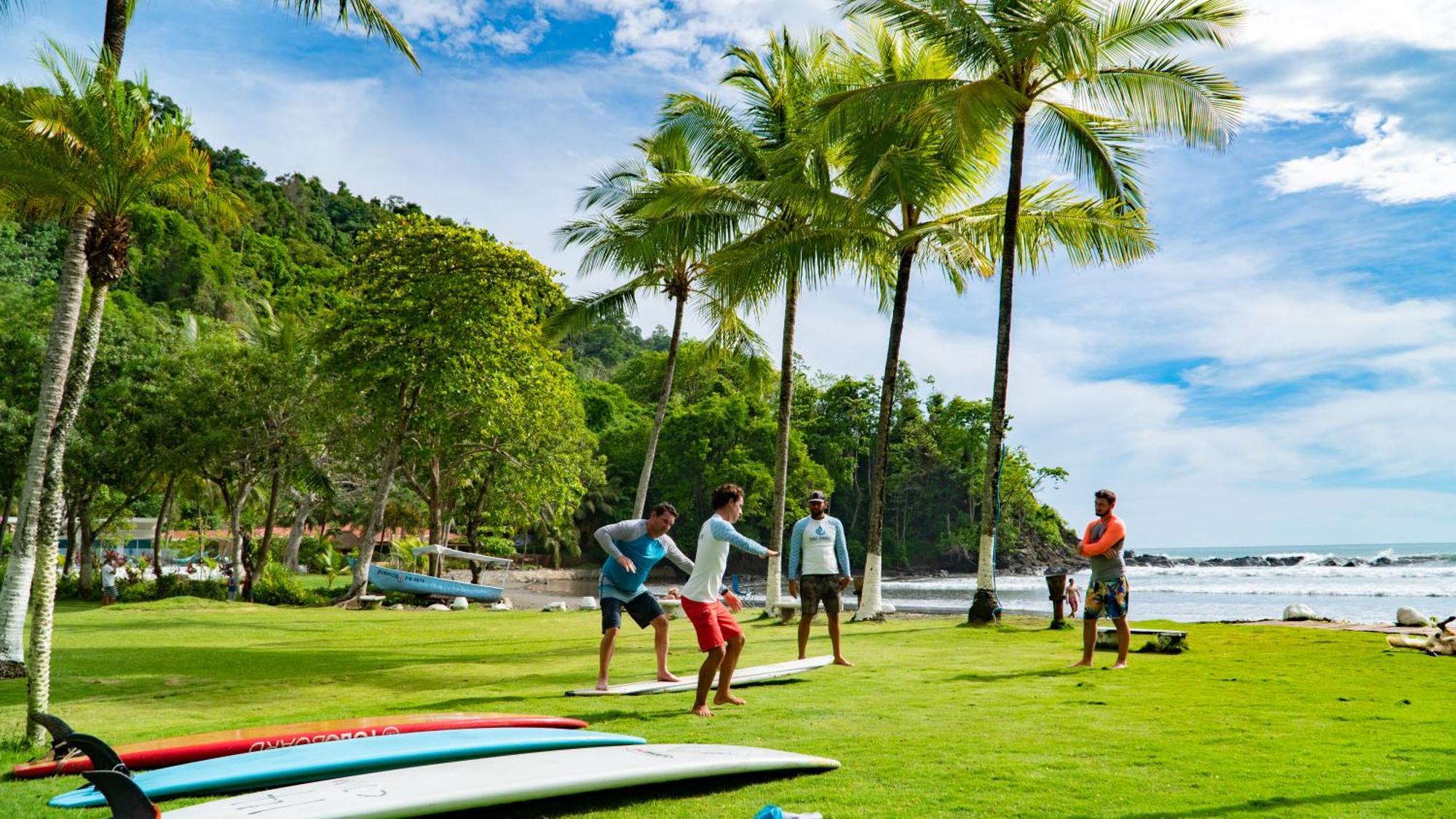 Surf Synergy All-Inclusive Surf Retreat Jaco Bagian luar foto
