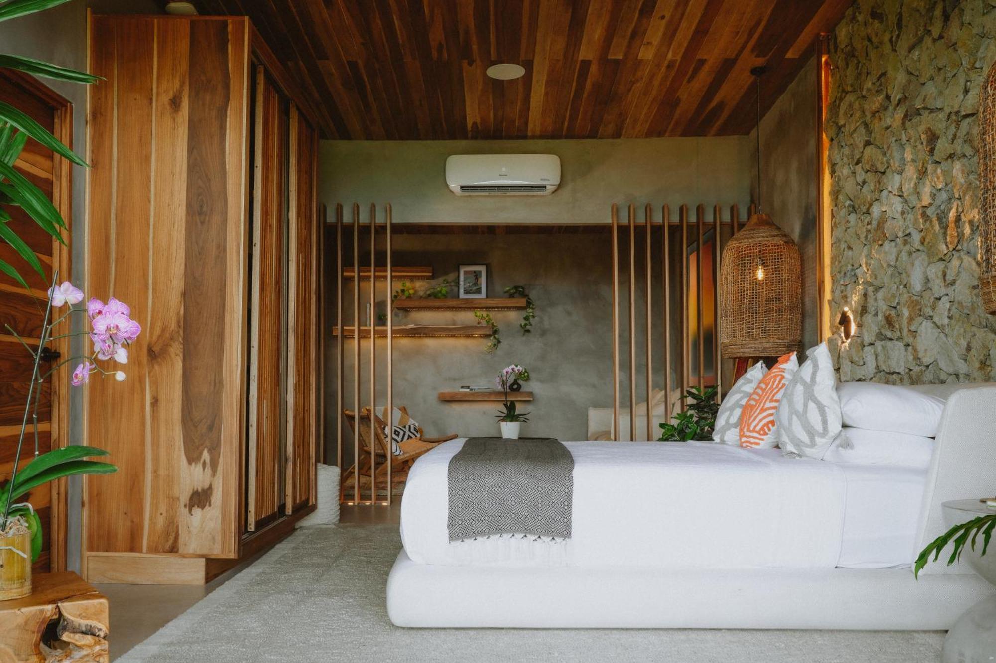 Surf Synergy All-Inclusive Surf Retreat Jaco Bagian luar foto