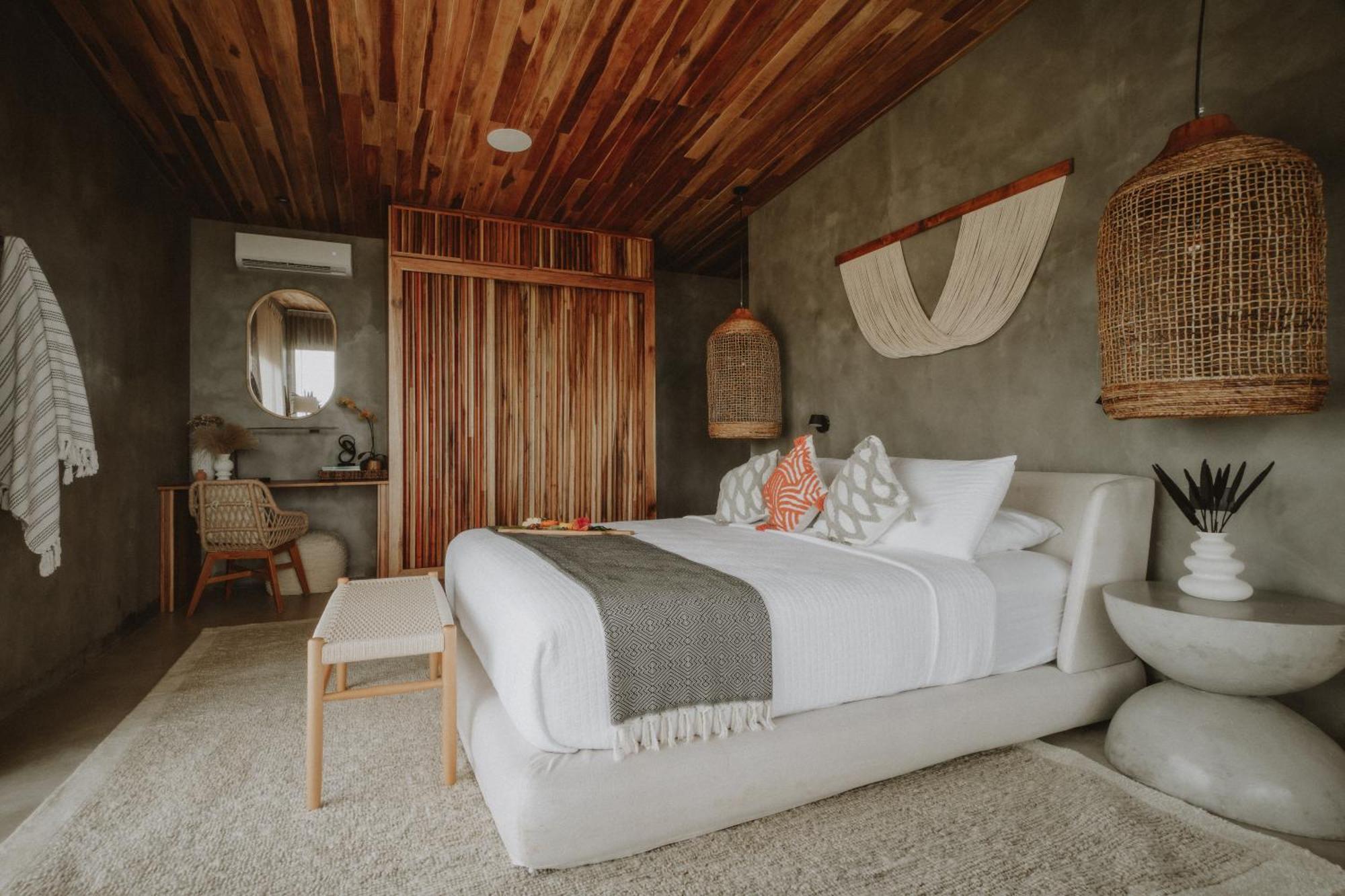 Surf Synergy All-Inclusive Surf Retreat Jaco Bagian luar foto